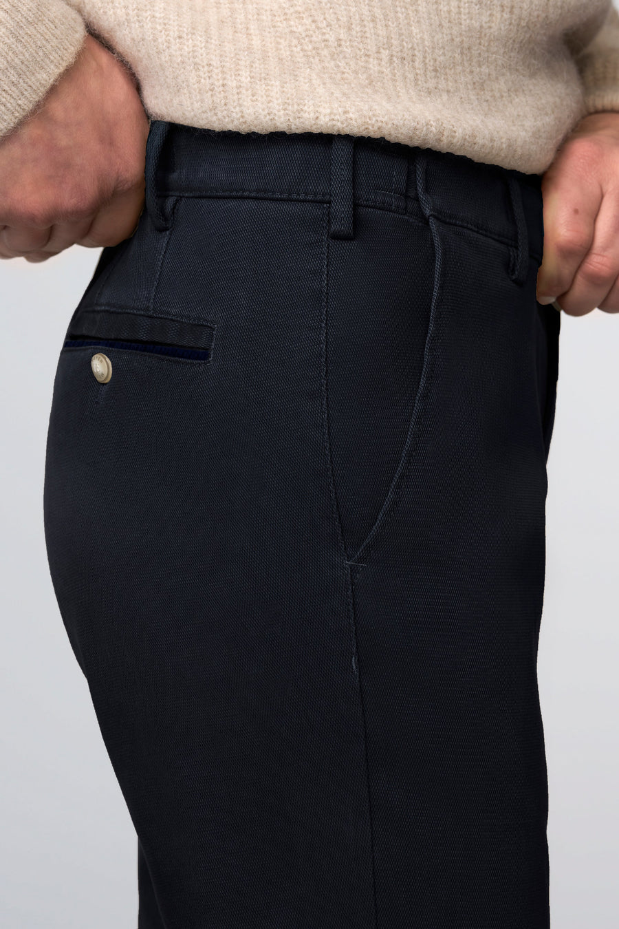 Oslo 2-5605 FINE COTTON TEXTURE